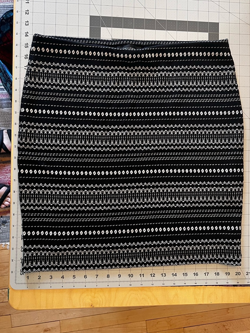 Karen Kane Black Knit Pencil Skirt